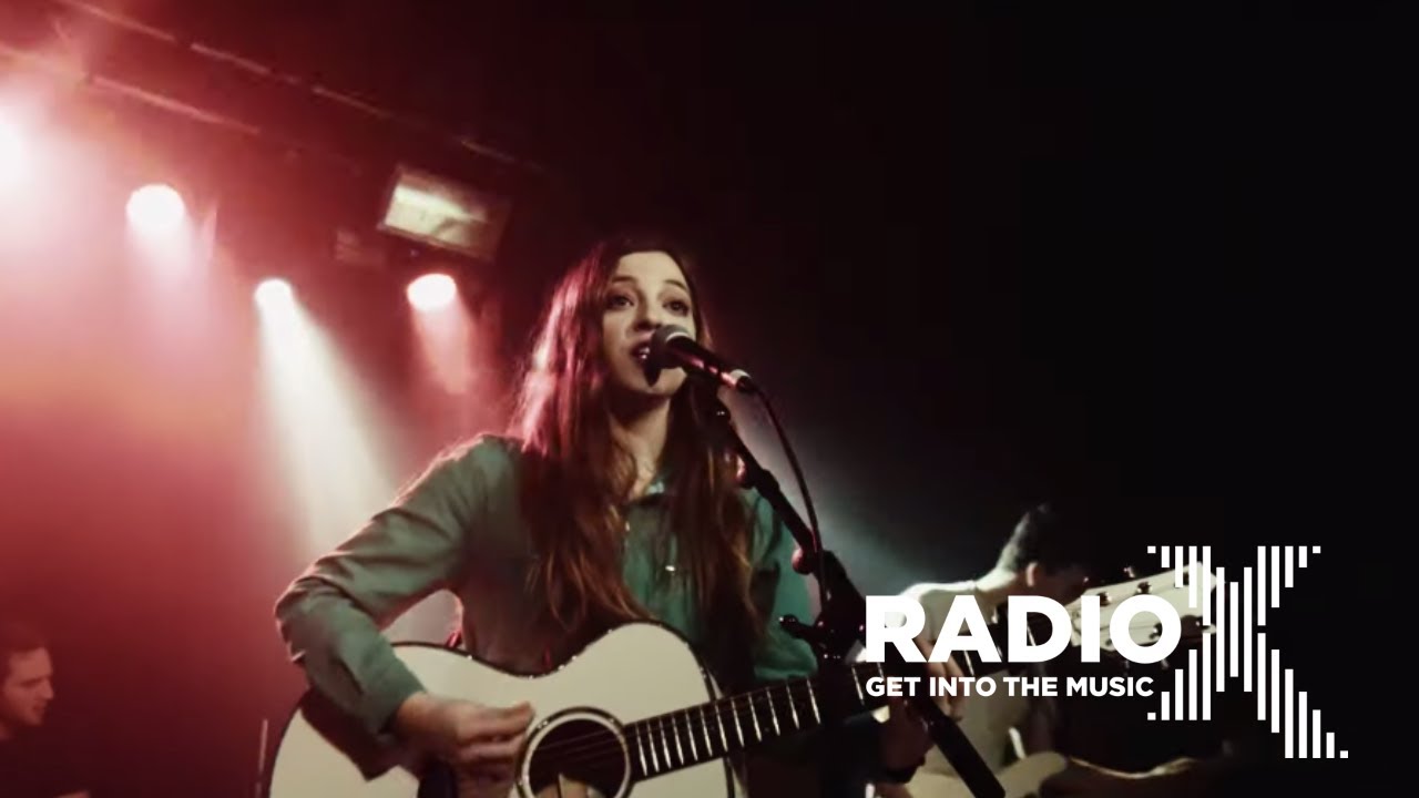 Jade Bird - Walk Like An Egyptian (The Bangles Cover) LIVE | Great X-Pectations | Radio X