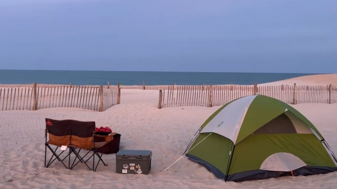 Camping on the beach with wild horses - Assateague Island 