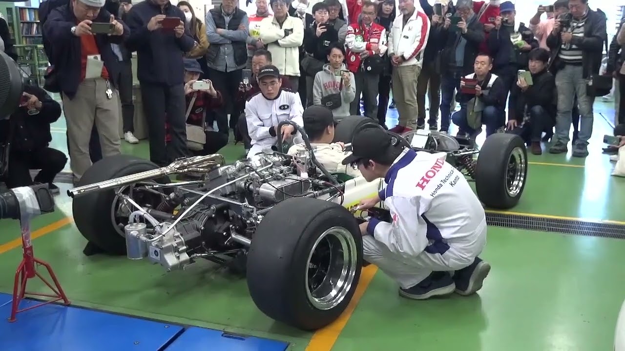 HTCC主催　ブラバムF3 ホンダS800　エンジン始動