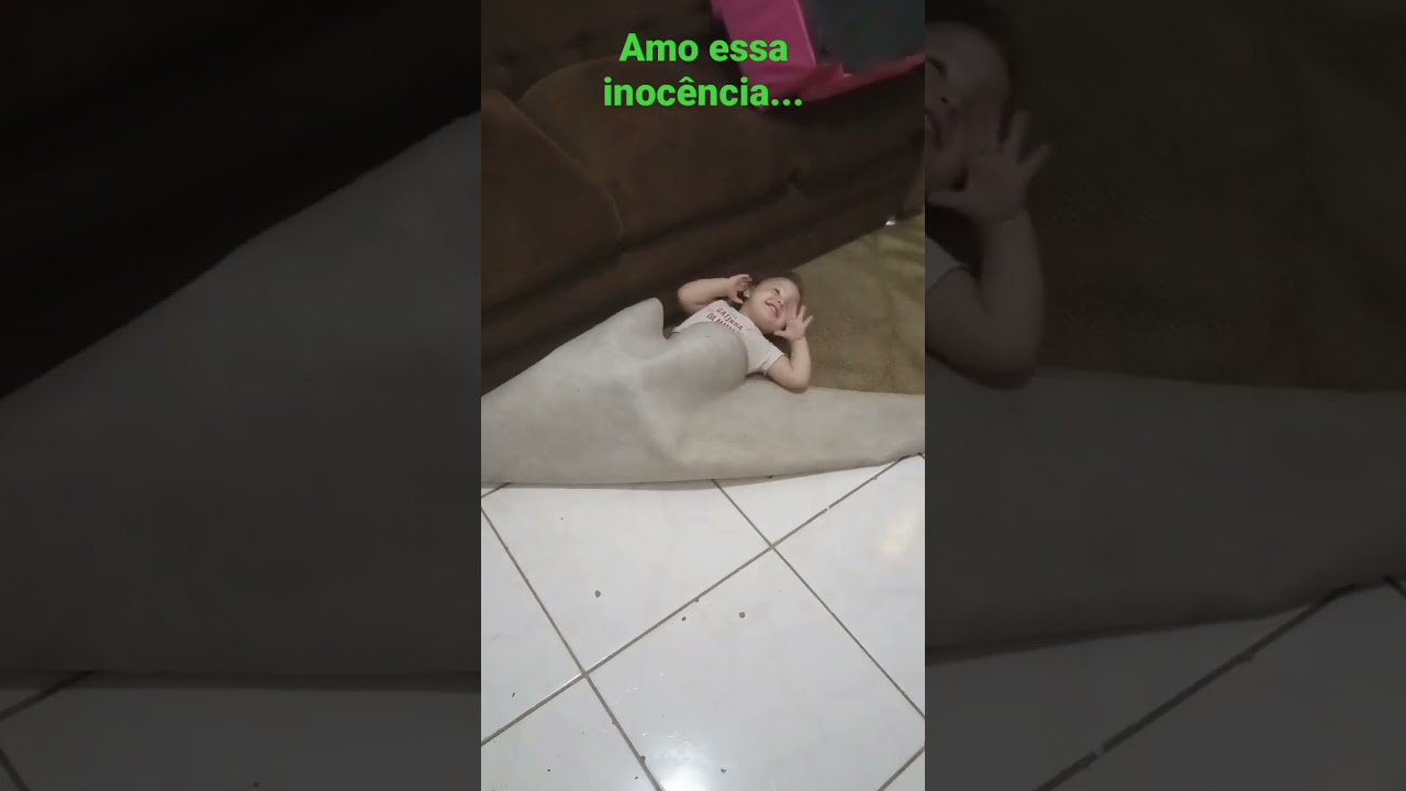 Nesse dia, ela decidiu se tampar com outro tipo de cobertor... ksksks
