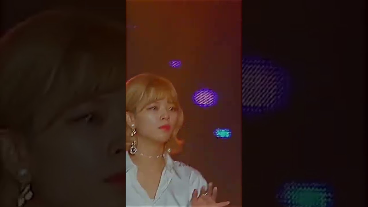 the way NAYEON smiled at JEONGYEON through PAIN 💔 #2yeon #twice #edit