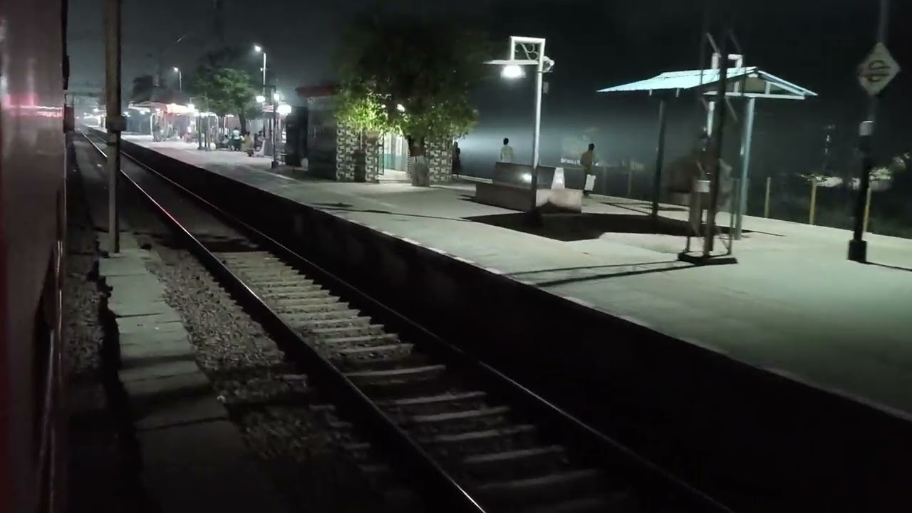 Journey From Anand Vihar Terminal To Prayagraj Junction Train 22438 Prayagraj Humsafar Express 
