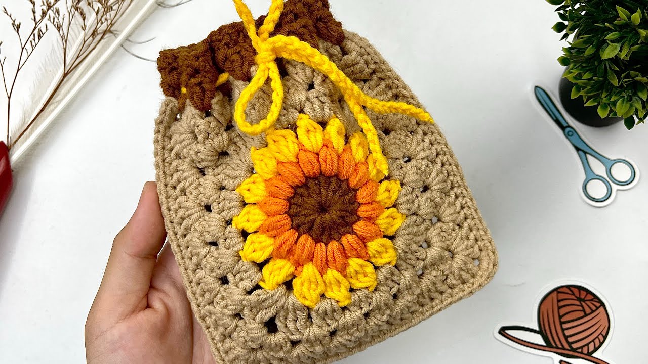 Easy Crochet Sunflower Granny Square Pouch Tutorial 🌻| Sunflower Granny Stitch