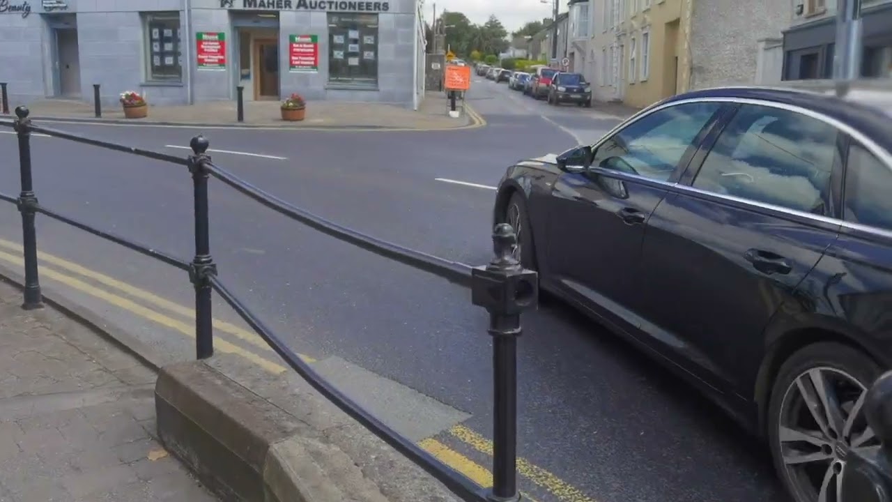 Walking tour of beautiful cashel Town of cashel