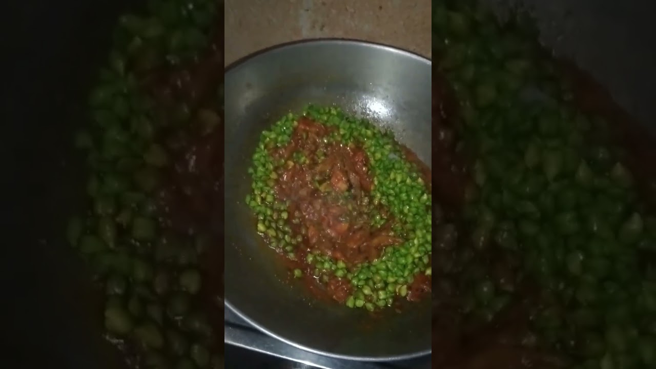 green chickpea ki sabji guys jaldi jaldi dekh lo..
