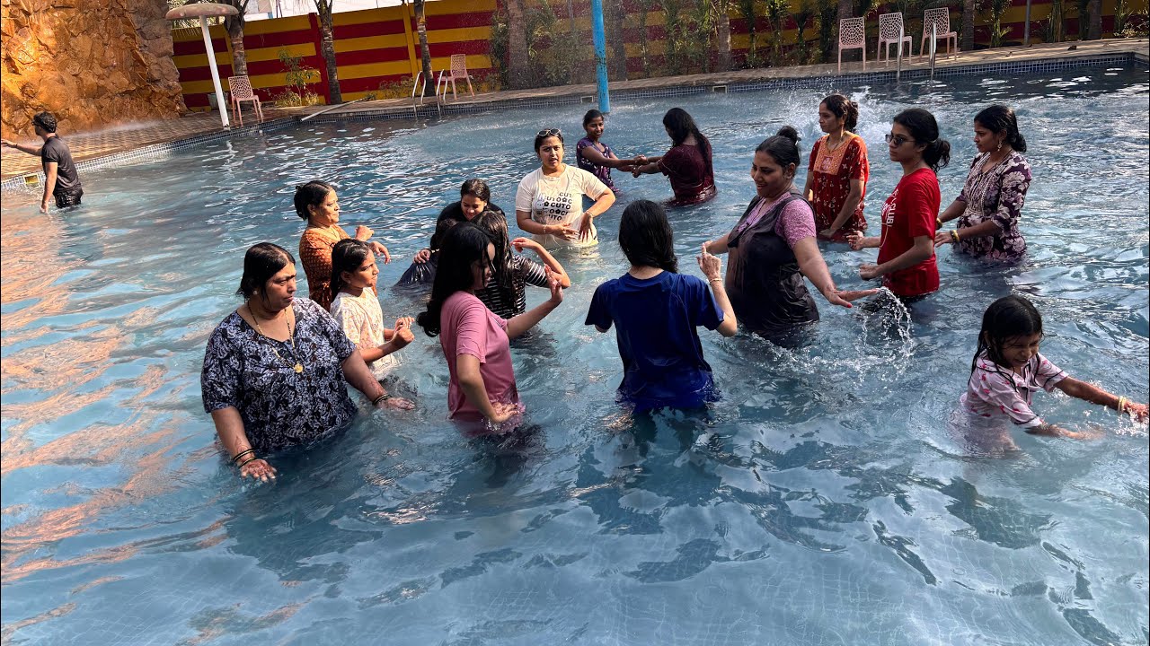 Pool 🏊‍♂️ party 