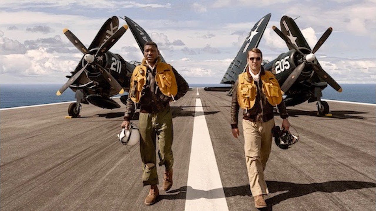 Фильм DEVOTION: True Wingmen с Гленом Пауэллом и Джонатаном Мейджорсом.