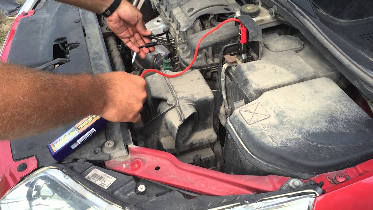 Starting the engine of the car with battery for RC model Lipo 3S 4250mAh 65C