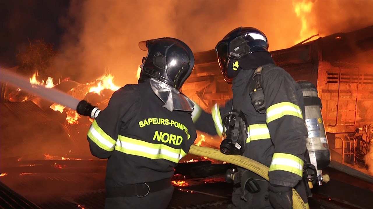 Feu de hangar à Coutiches