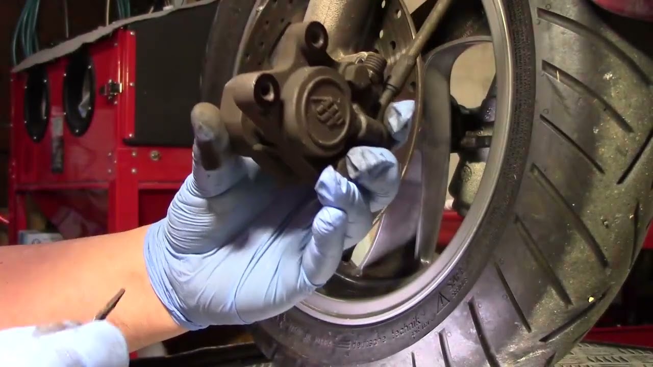 Peugeot Elyseo 125 / Tüv fällig / Vordere Bremse ist teils fest..