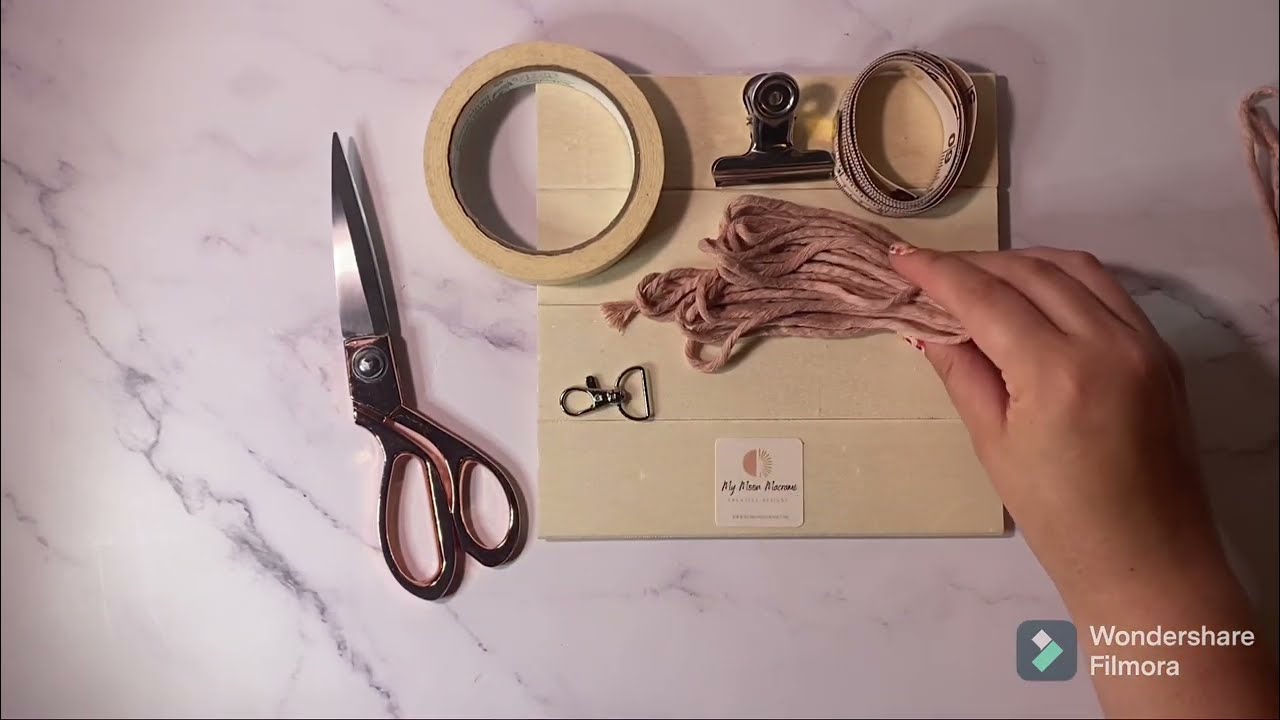 Learn to Macrame: Wristlet Lanyard : Square Knot & Wrap Knot