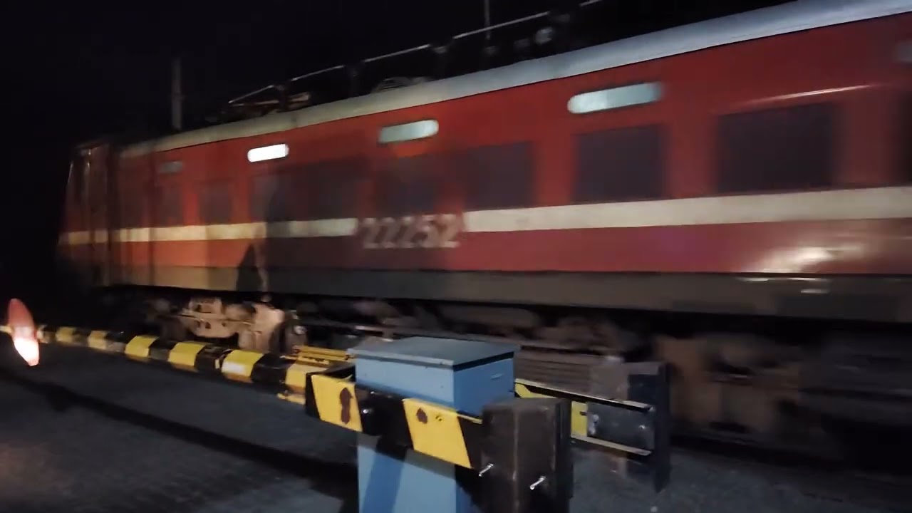 IRFCA :- FIRST SHINY LHB RUN OF  14054 HIMACHAL EXPRESS DEPARTING RUPNAGAR WITH WAP4 