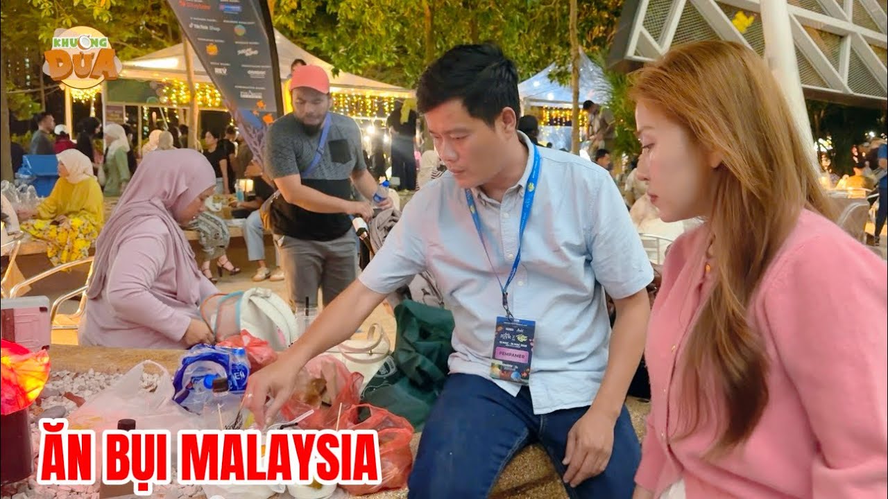 Khương Dừa mê mẩn món ăn đường phố Malaysia 