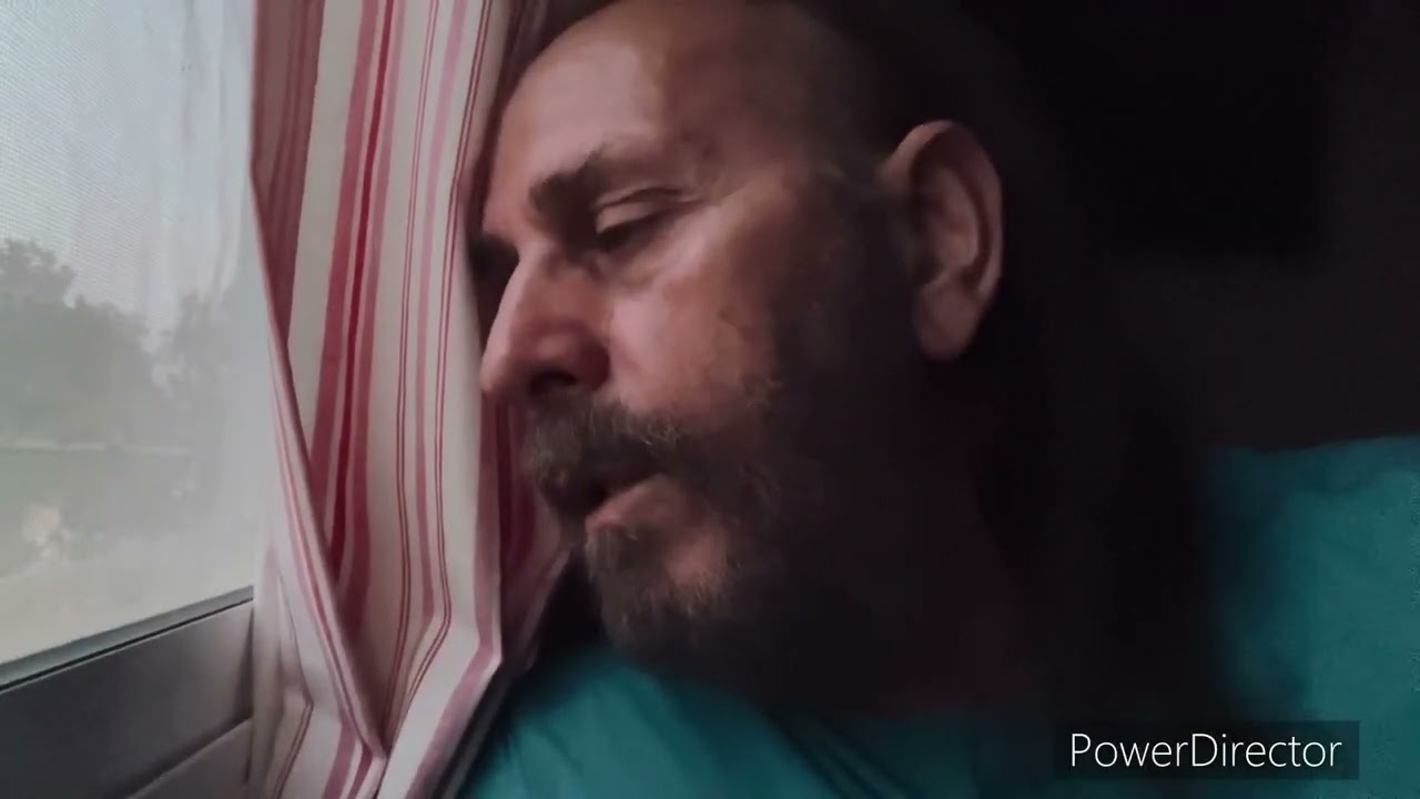 ΑΣΠΡΟ ΠΕΡΙΣΤΕΡΙ.  Μουσικη Μάνος Χατζιδάκης Στίχοι Νίκος Γκάτσος