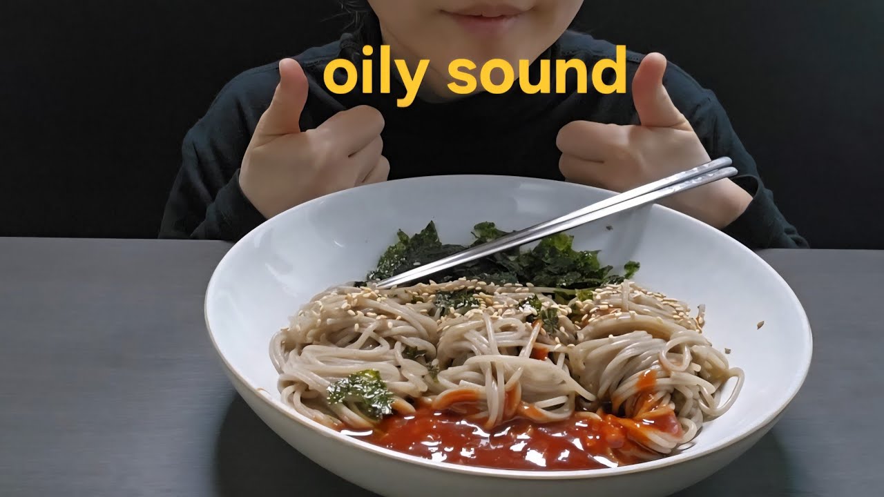 ASMR oily sound(spicy buckwheat noodles) 🍝 면 비빌 때 들기름 소리 나요~! 메밀국수 먹방  