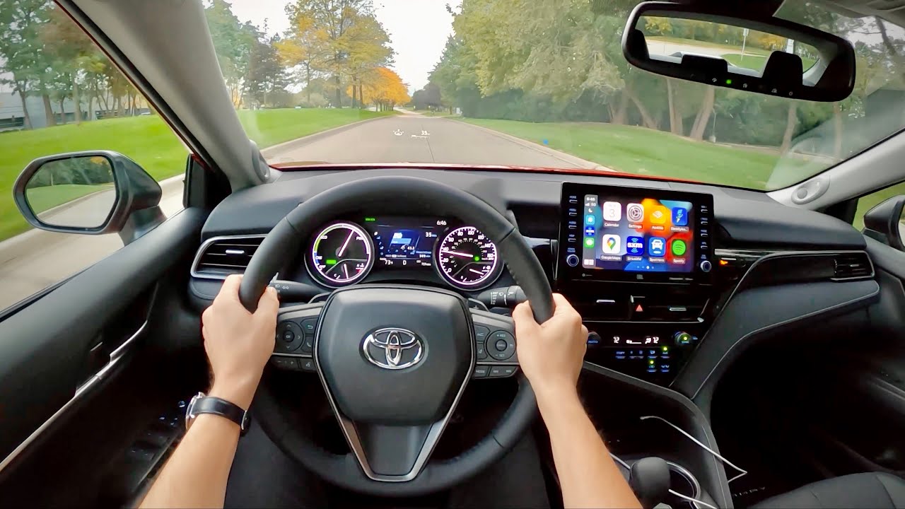 Toyota Camry Hybrid XSE 2022 года — обзор от первого лица