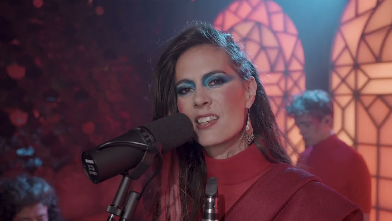 Snowapple Collective presents: Space Oddity (Moeder Aarde aan Major Tom - David Bowie Cover)