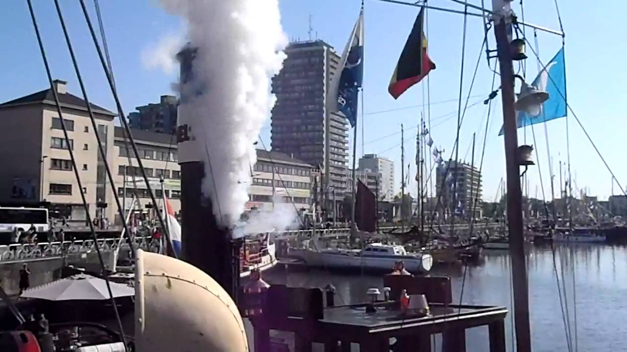 the steamtug hercules whistling during oostende voor anker