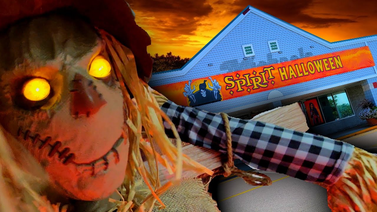 SPIRIT HALLOWEEN 2021 in AUGUSTA MAINE in ABANDONED MICHAELS CRAFT STORE