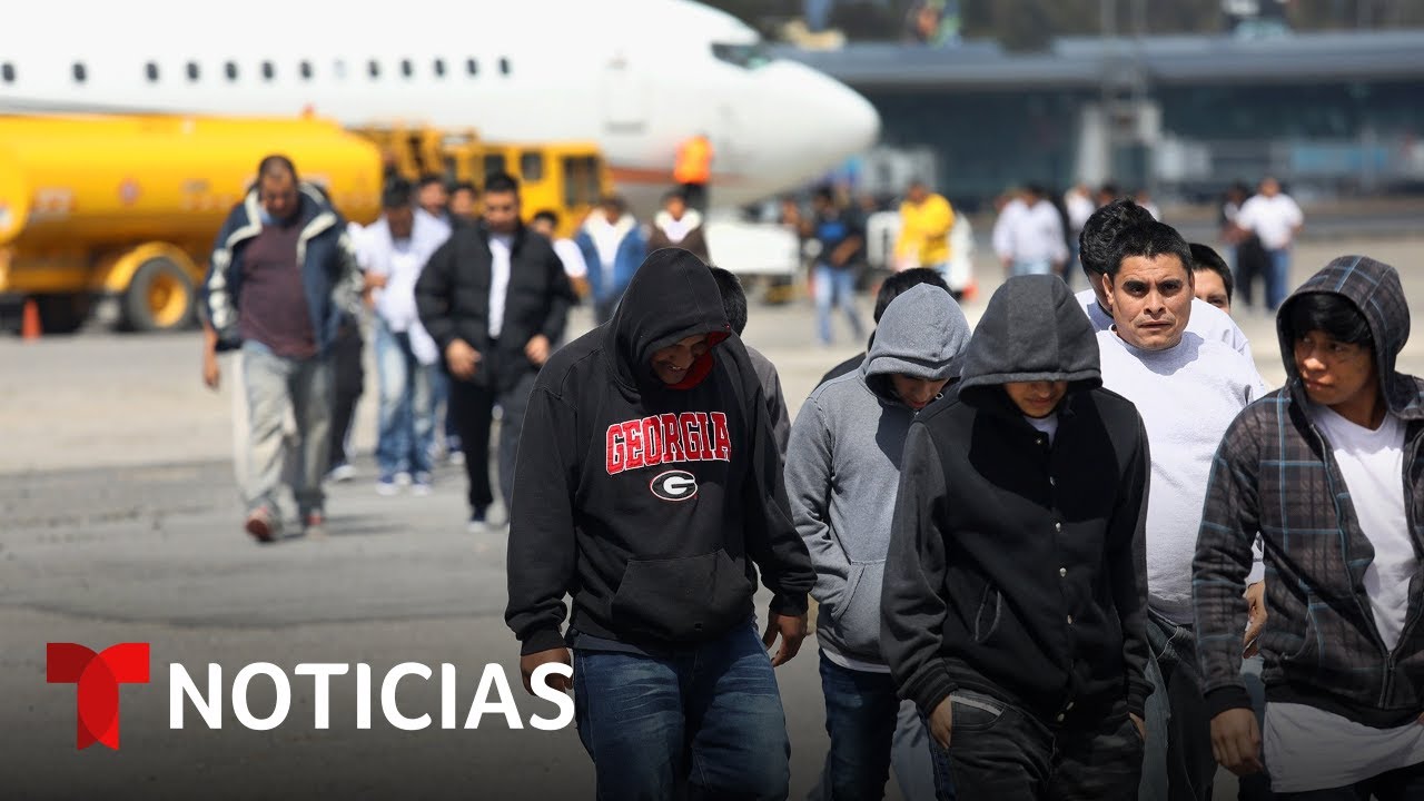 ¿Cuál es la diferencia entre una deportación y una expulsión? | Noticias Telemundo