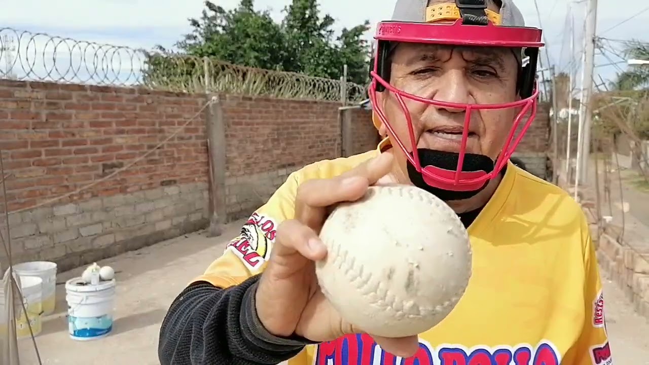 Entrenando la  RECTA CORTADA, en softbol.