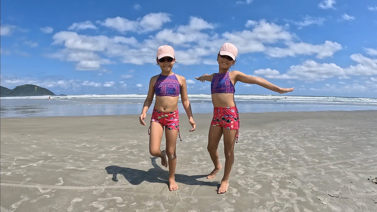 Praia de São Sebastião SP 🏖️. Castelo de areia 🌊, dança do siri, momento chocolate, ondas e muito 🌞