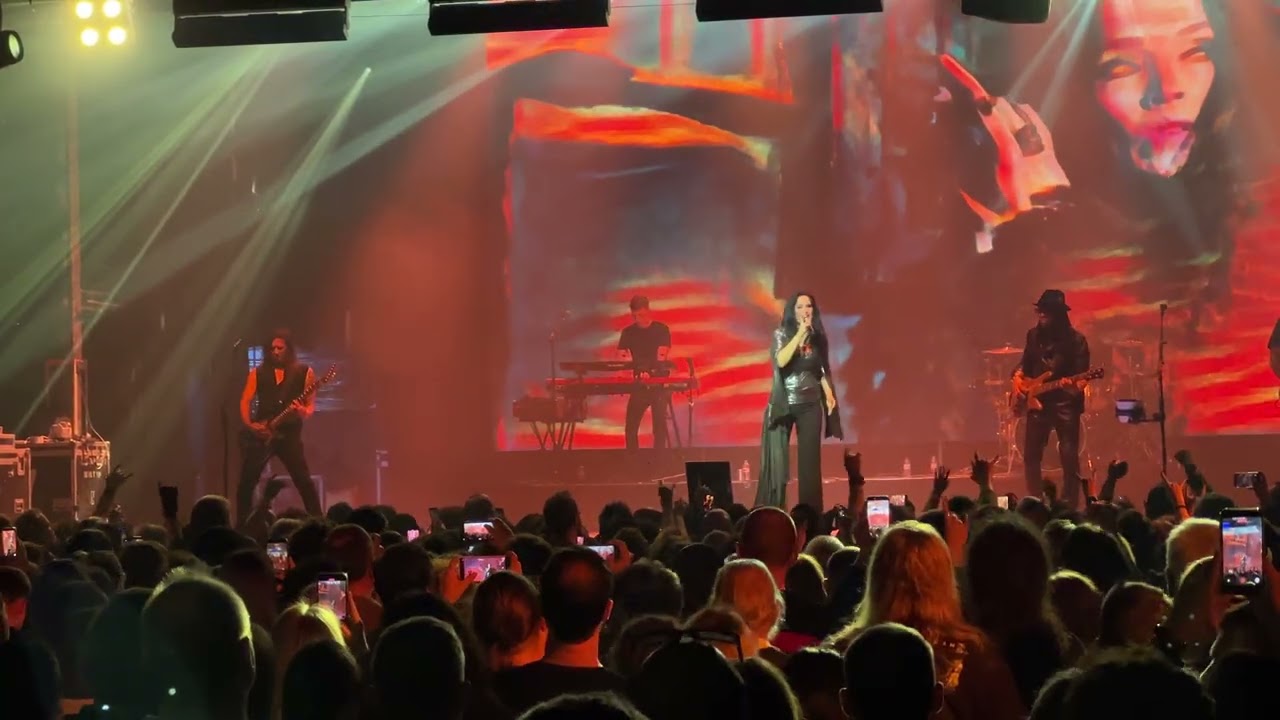 Tarja Turunen @ Razzmatazz (Barcelona) 3-2-2026 | I walk alone
