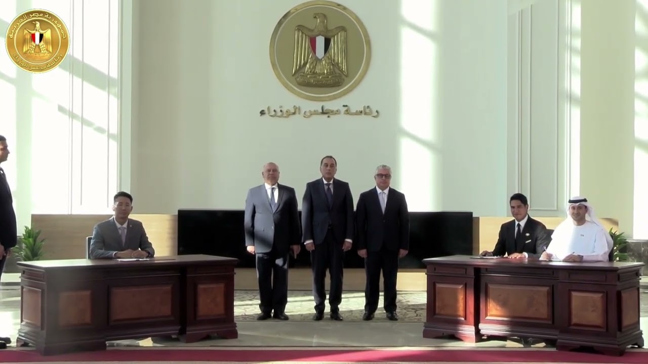 رئيس الوزراء يشهد توقيع عقد مشروع 
