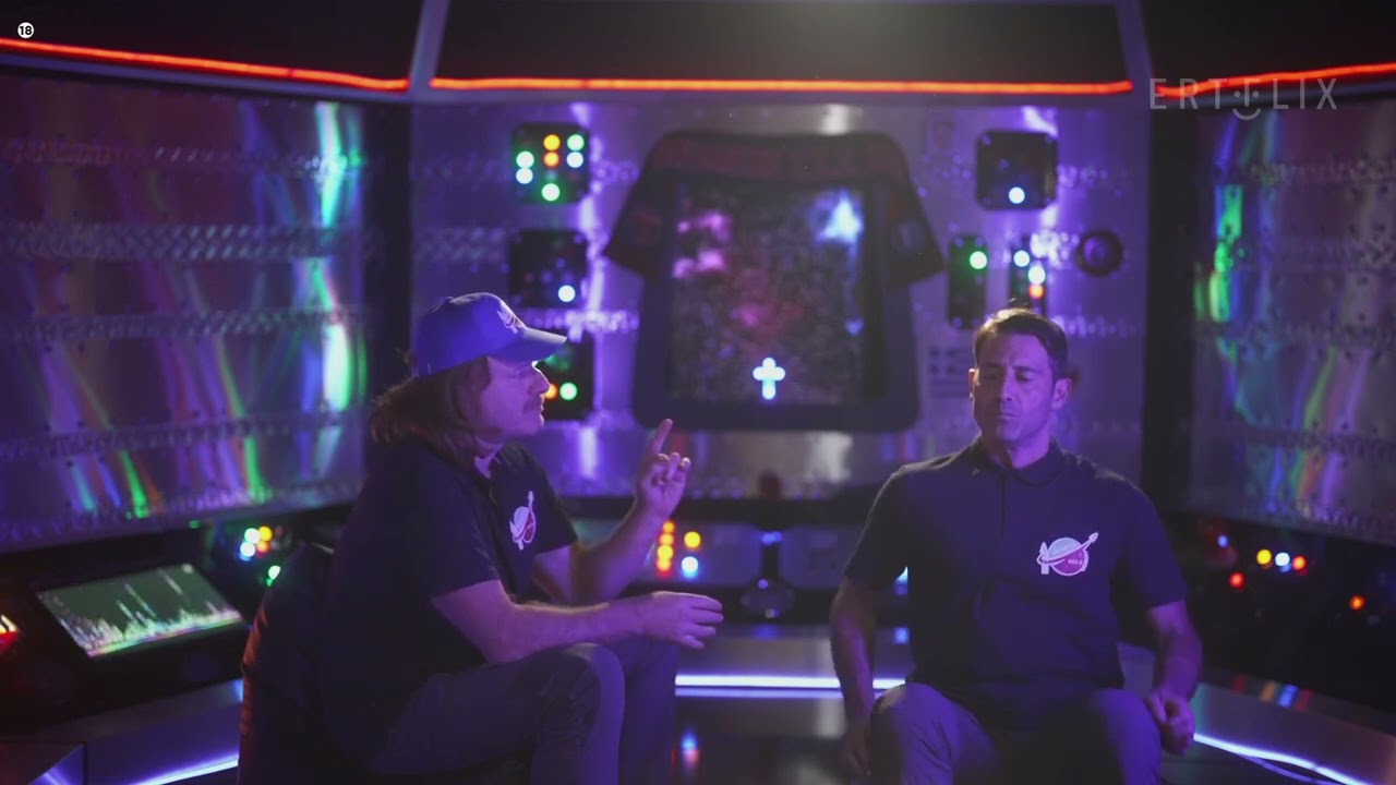 Ο Αντώνης Κρόμπας ανάβει καπνογόνο και τραγουδάει τον ύμνο του Πανιωνίου!