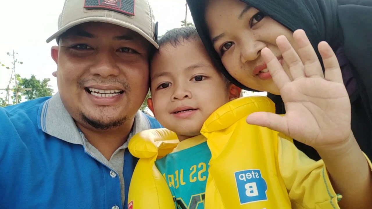 Brayau ke obyek wisata ait  (Embung Berulru Pauh)