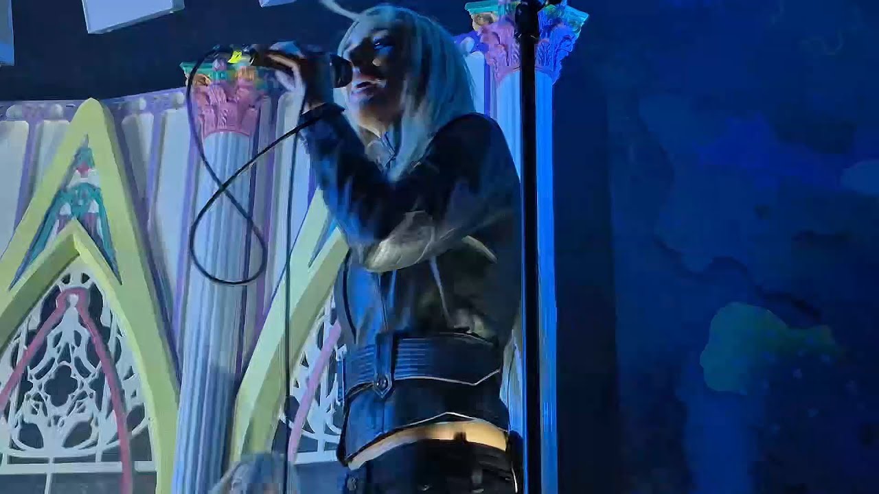 COWGIRL CLUE - PICKET FENCE