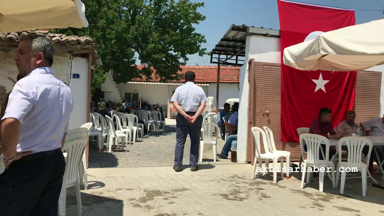 Akhisar Beyoba Mahallesindeki babaevinde şehit Fevzi Kıral bekleniyor