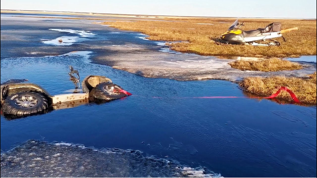 Вижас.Спасение утопленного квадроцикла.Эвакуация снегоходом Буран.