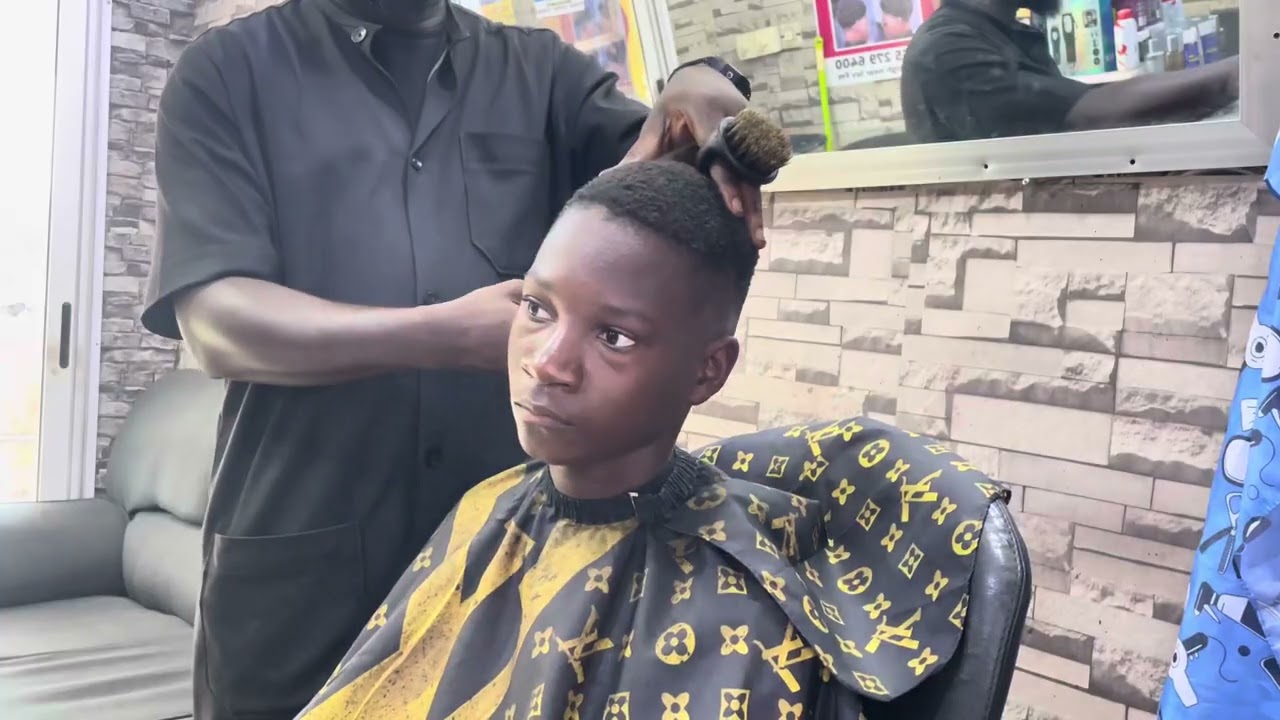 KIDS FULL LEANTH HAIRCUT 