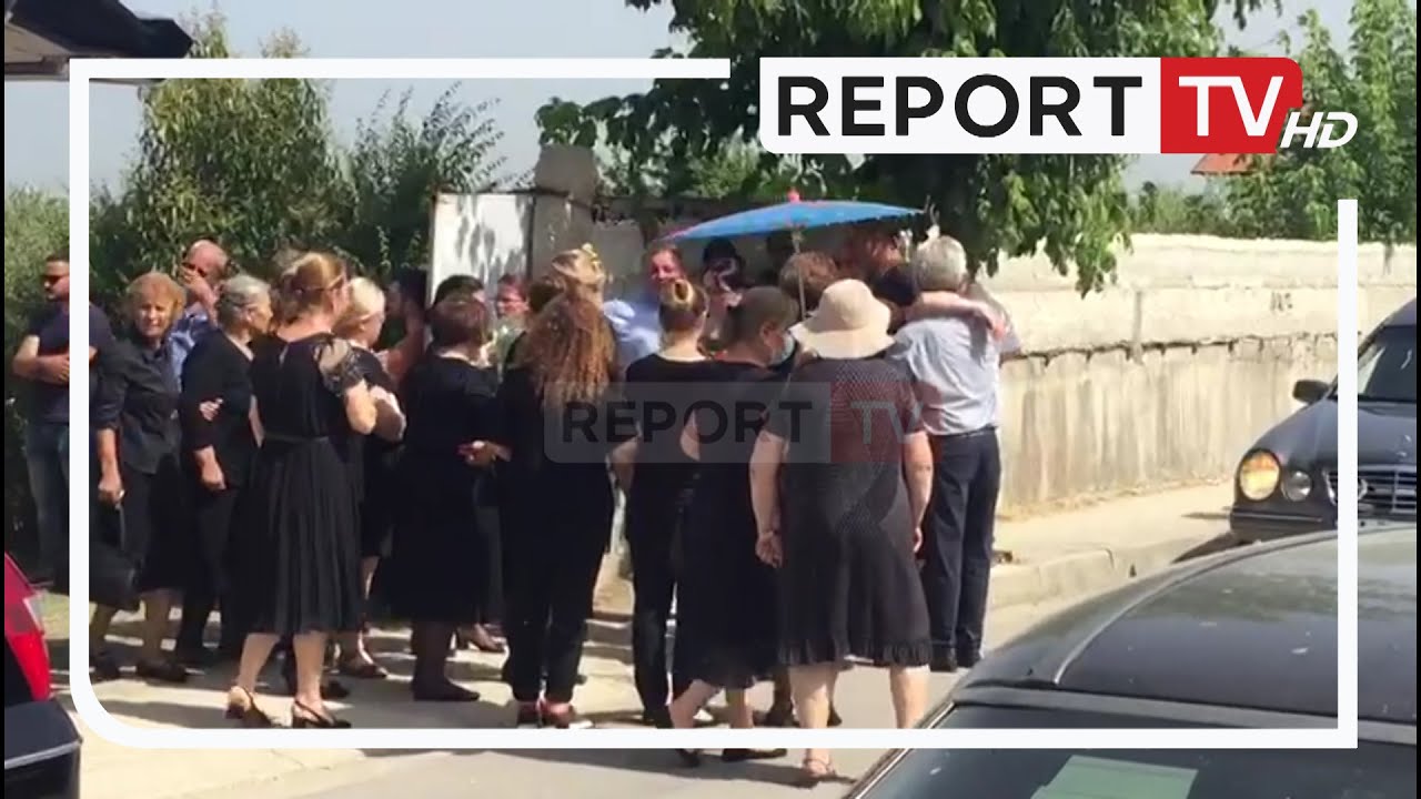 Mes dhimbjes e lotësh, gjyshja përcjellë të bijën e mbesat për në banesën e fundit: O lulet e nënës