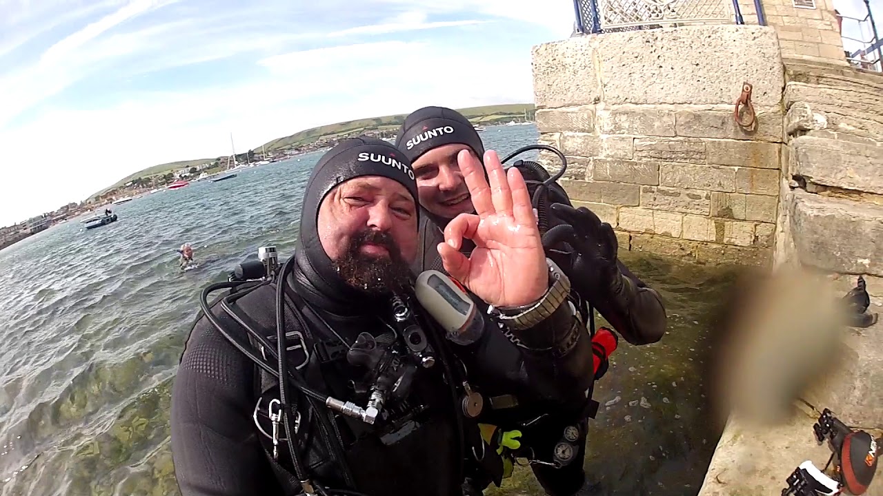 Bryan and Rob dive Swanage Pier with Suunto