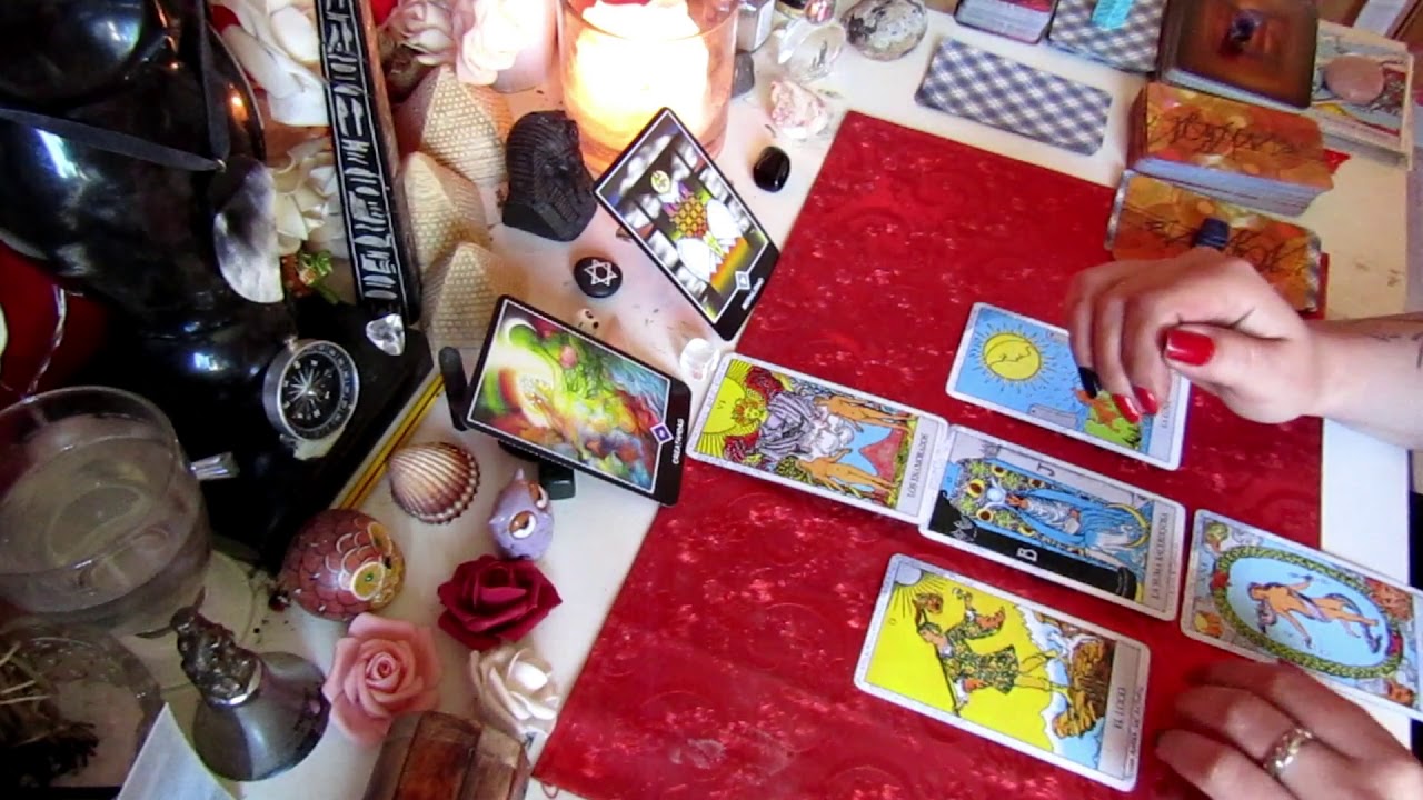 QU&Eacute; INTENCIONES TIENE ESA PERSONA CONMIGO? - TAROT ESPIRITUAL INTERACTIVO GRATIS