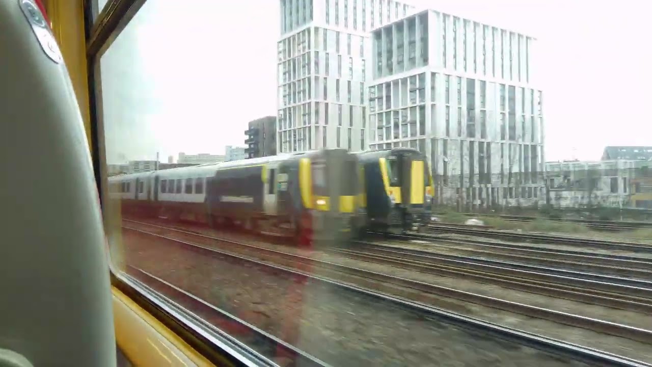 South Western Railway Class 458 Juniper From London Waterloo To Earlsfield 20th January 2025