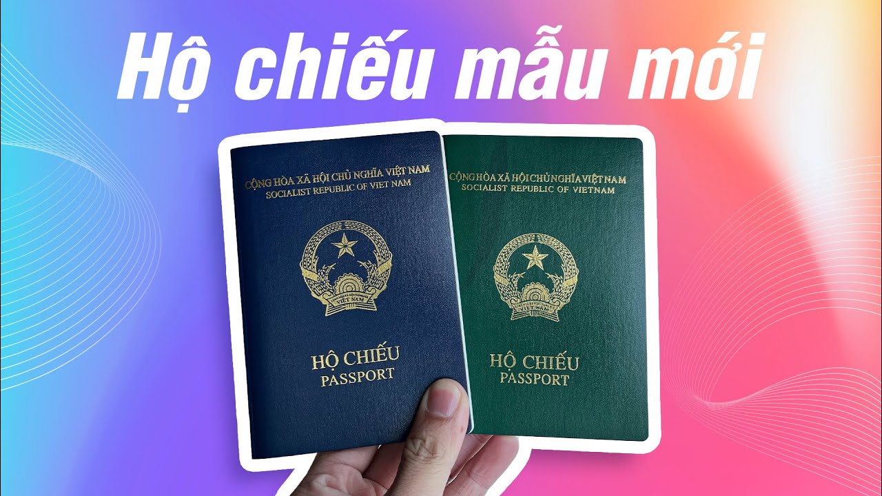 Trên tay hộ chiếu phổ thông Việt Nam mẫu mới