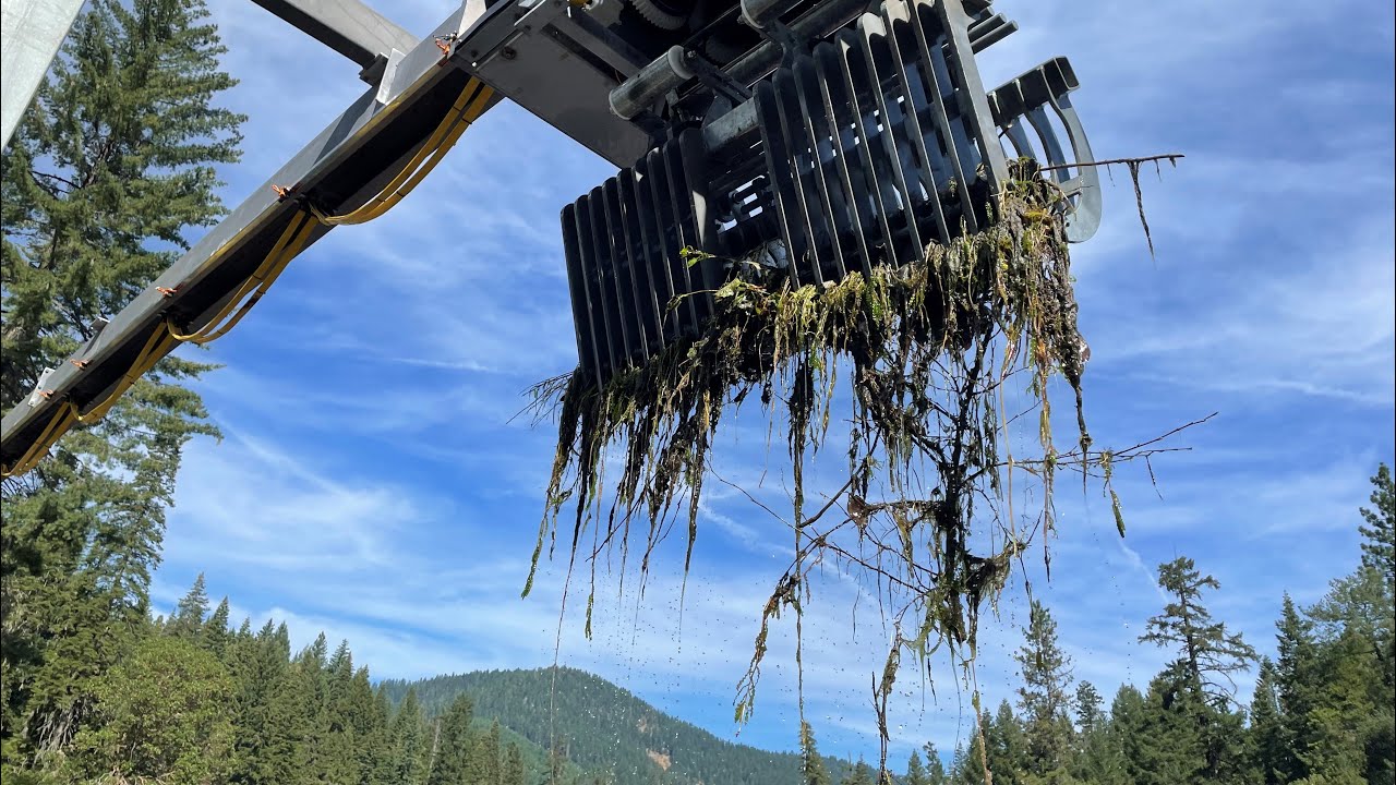 Trash Rake System on the Rogue River in Oregon