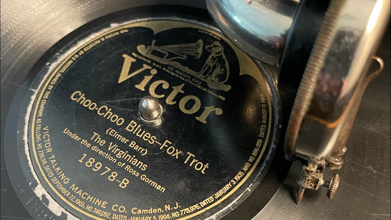 “Choo-Choo Blues” on an antique Victor Victrola