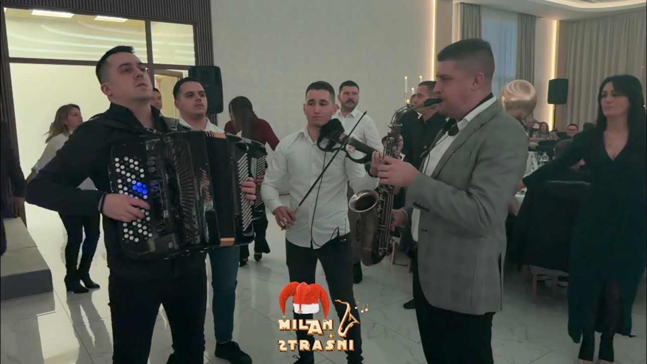 KOLO ZA DOČEK POSLOVNE NOVE GODINE U SVECANOM SALONU MB SANJA / ORKESTAR ACE BRAJICA I MILAN STRASNI