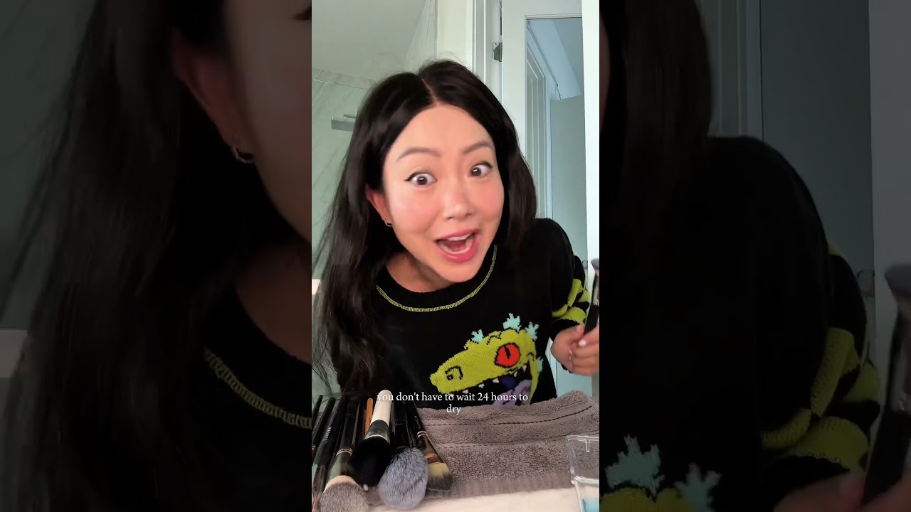 Clean makeup brushes in 5 seconds