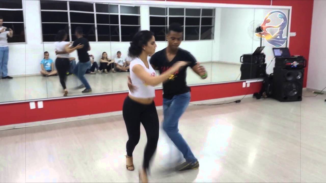 Sambai 2013 - Leo Fortes e Robertinha - Improviso 2
