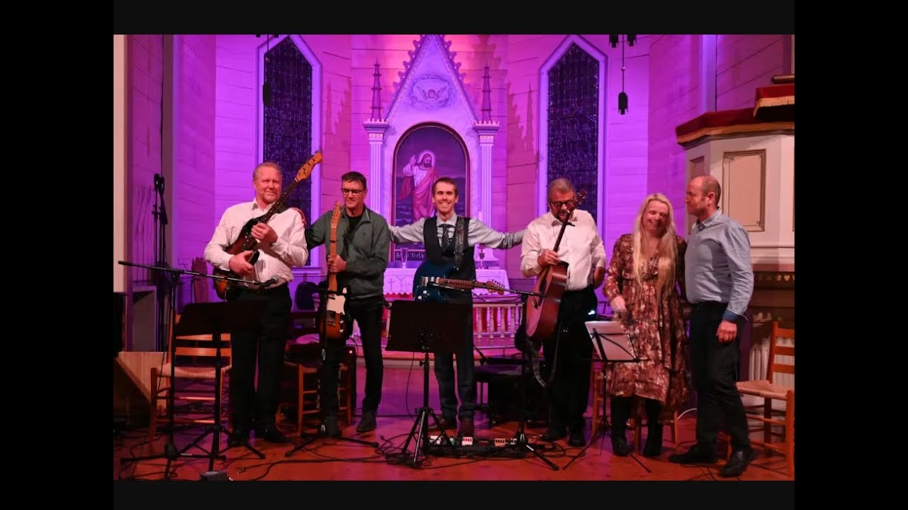 Rocking Around The Christmas Tree - MJØD Band