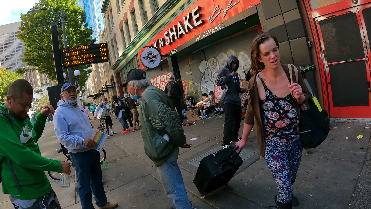raw footage of 3rd Ave & Pike St in Seattle