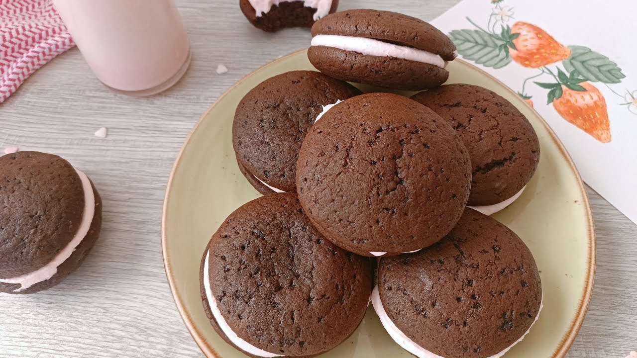 Chocolate Strawberry Whoopie Pies
