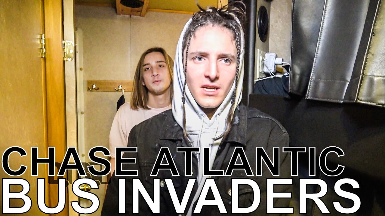 Chase Atlantic - BUS INVADERS Ep. 1256