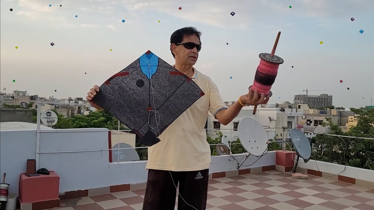 Prayagraj ki Patang Se Jami Hui Patang Kati : Kite Fighting With Action.
