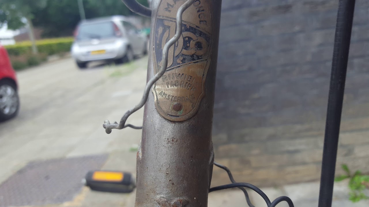 JOCO SPORTFIETS   uit 1950 18 juli gefilmds gefimd in 2019
